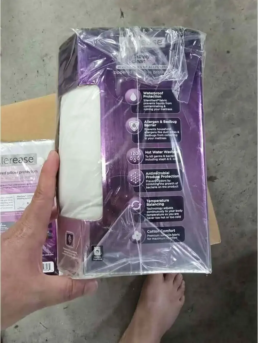 Allerease Queen Zippered Mattress Protector and 2-Pack Pillow Protectors and pad